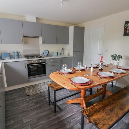 23 Moat House Close Coventry Extérieur photo