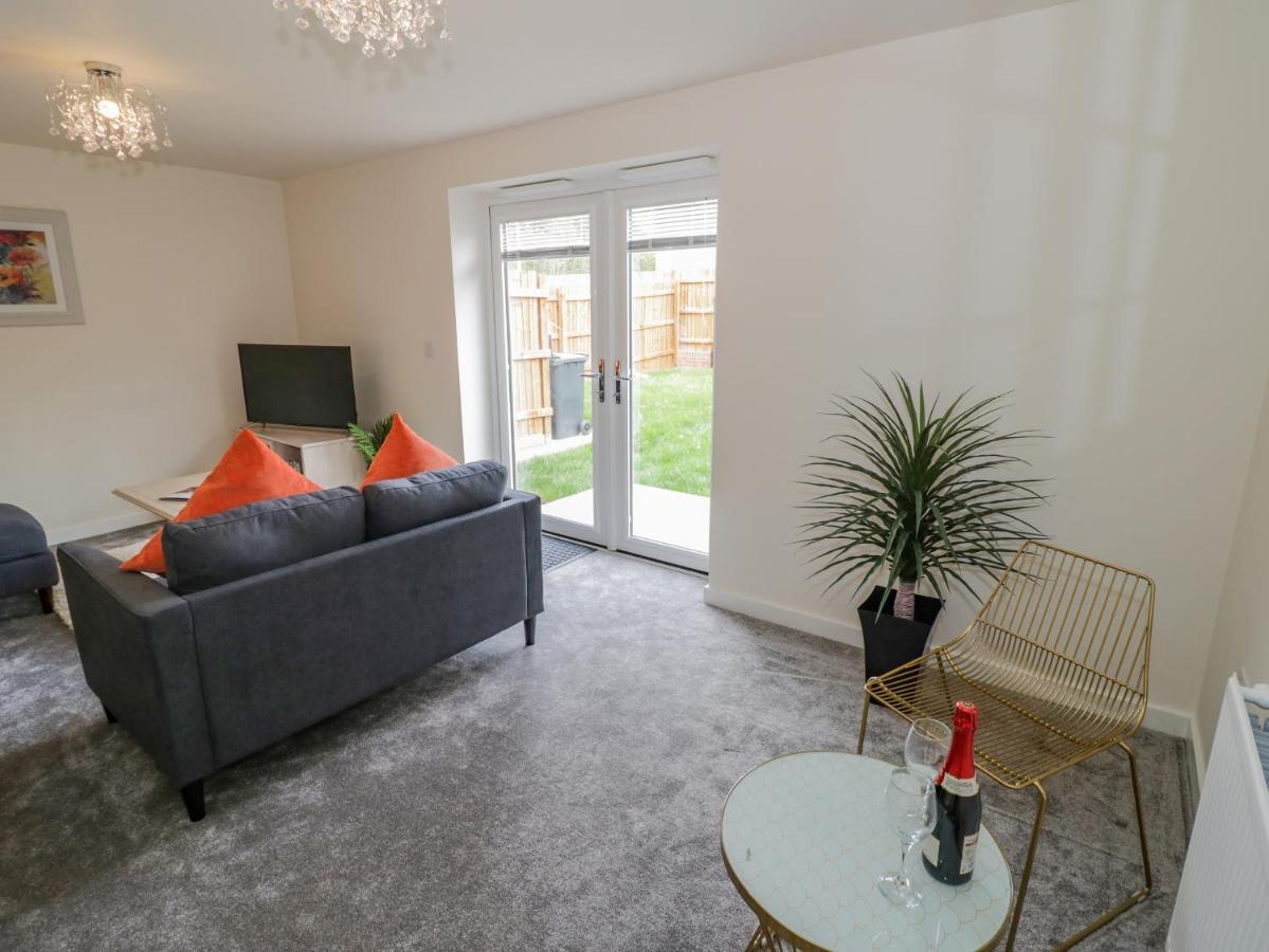 23 Moat House Close Coventry Extérieur photo