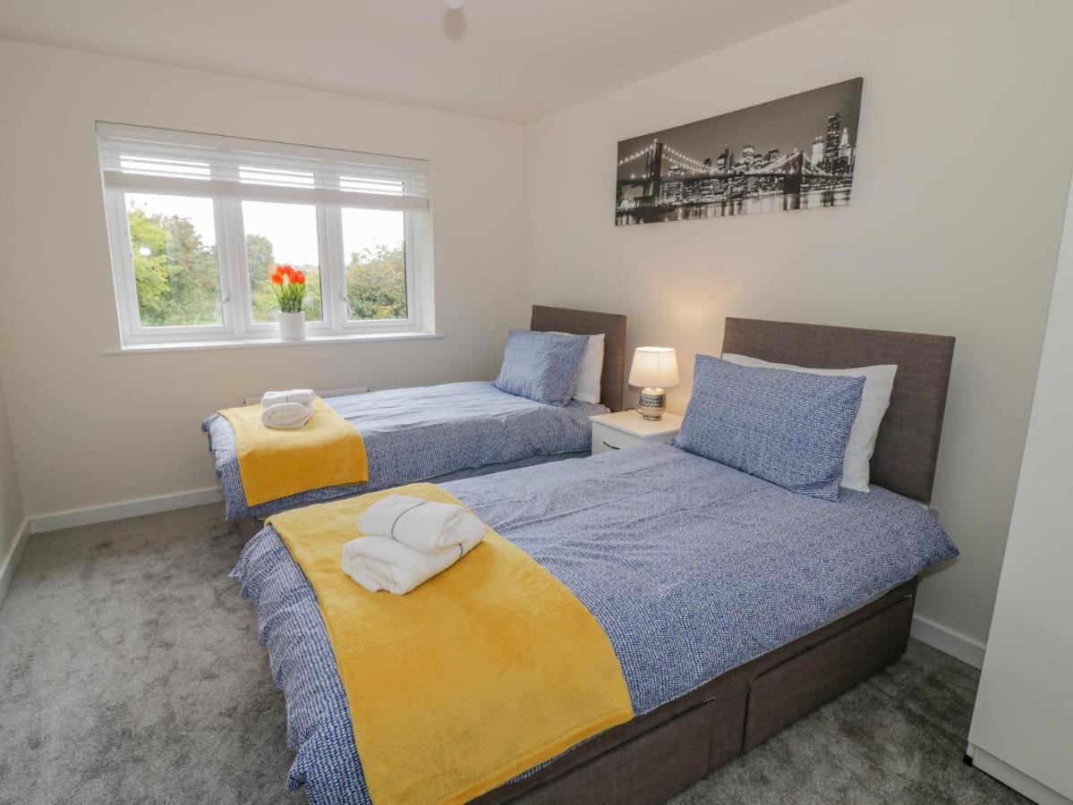 23 Moat House Close Coventry Extérieur photo