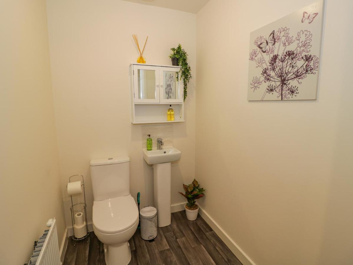23 Moat House Close Coventry Extérieur photo